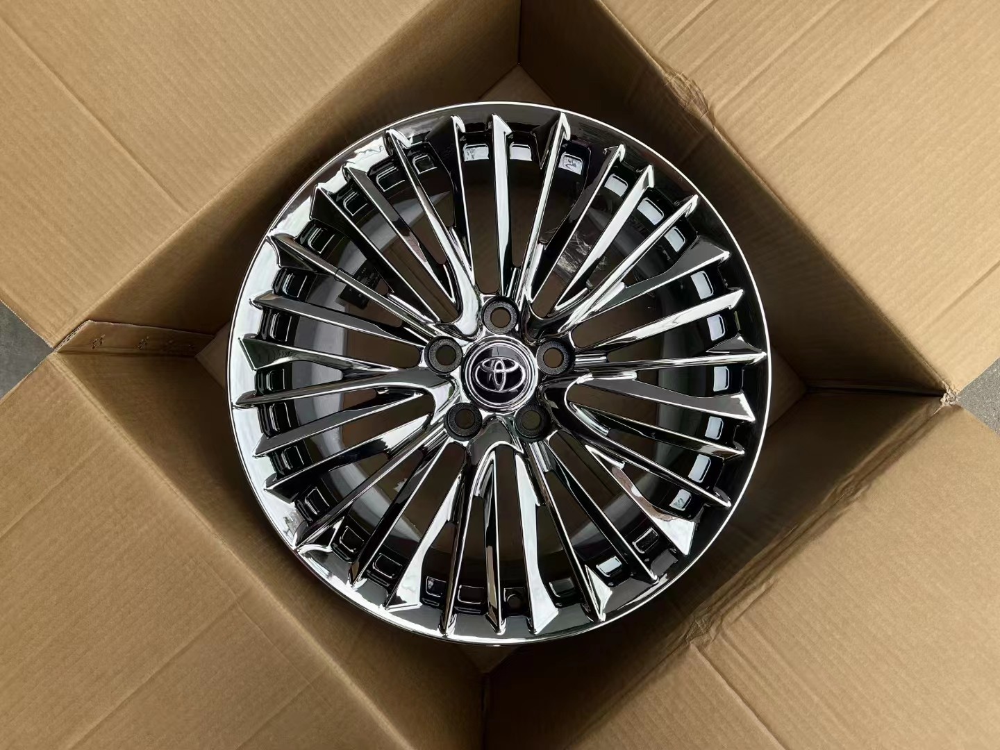 Custom aluminum forged wheel for Toyota Alphard and Sienna with electroplated surface